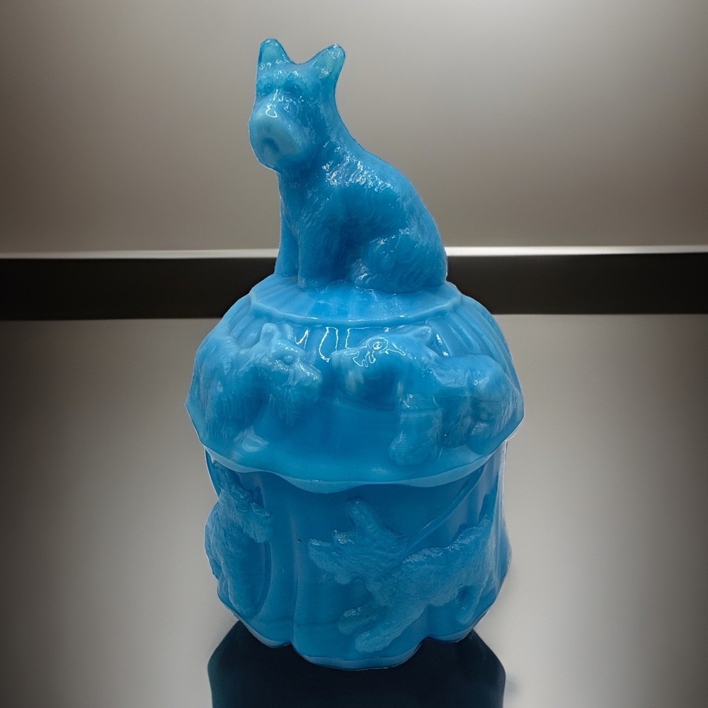 Vtg Akro Agate SCOTTISH TERRIER Trinket Box Luscious Blue Slag Glass EUC